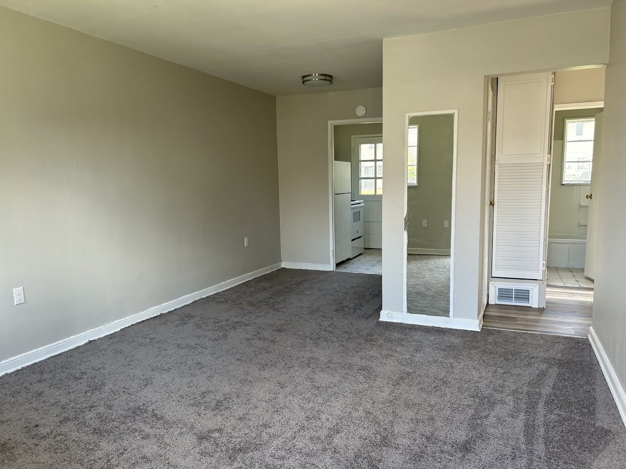 105 Lambden Avenue - Photo 2 of 5