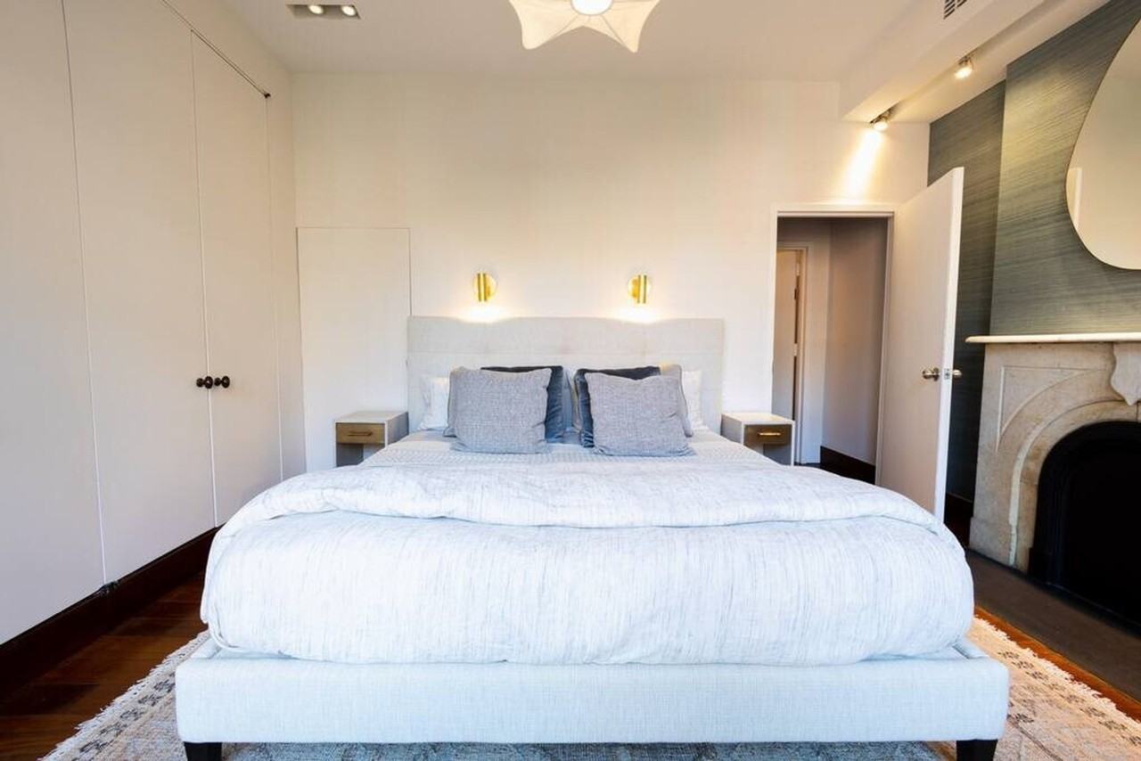 112 East 10th Street - Photo 5 of 30