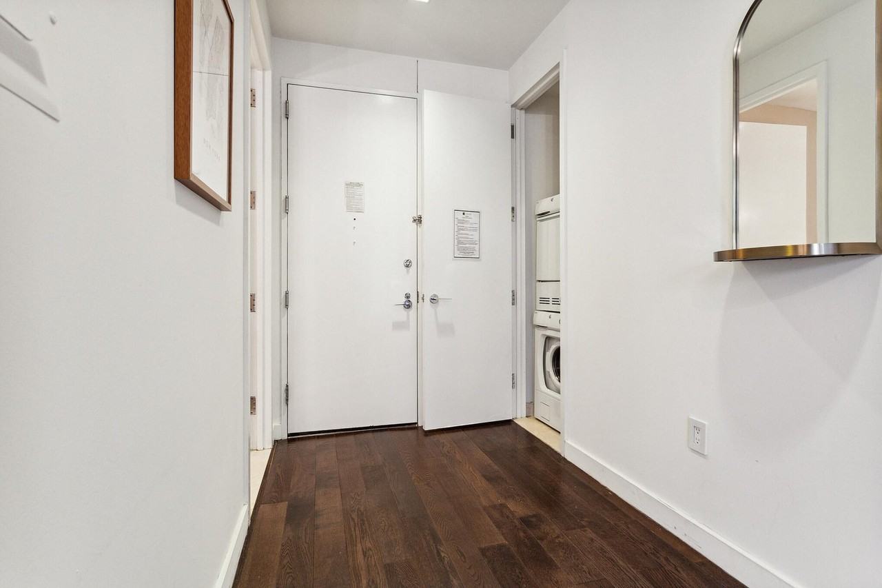 110 Wall Street - Photo 7 of 30