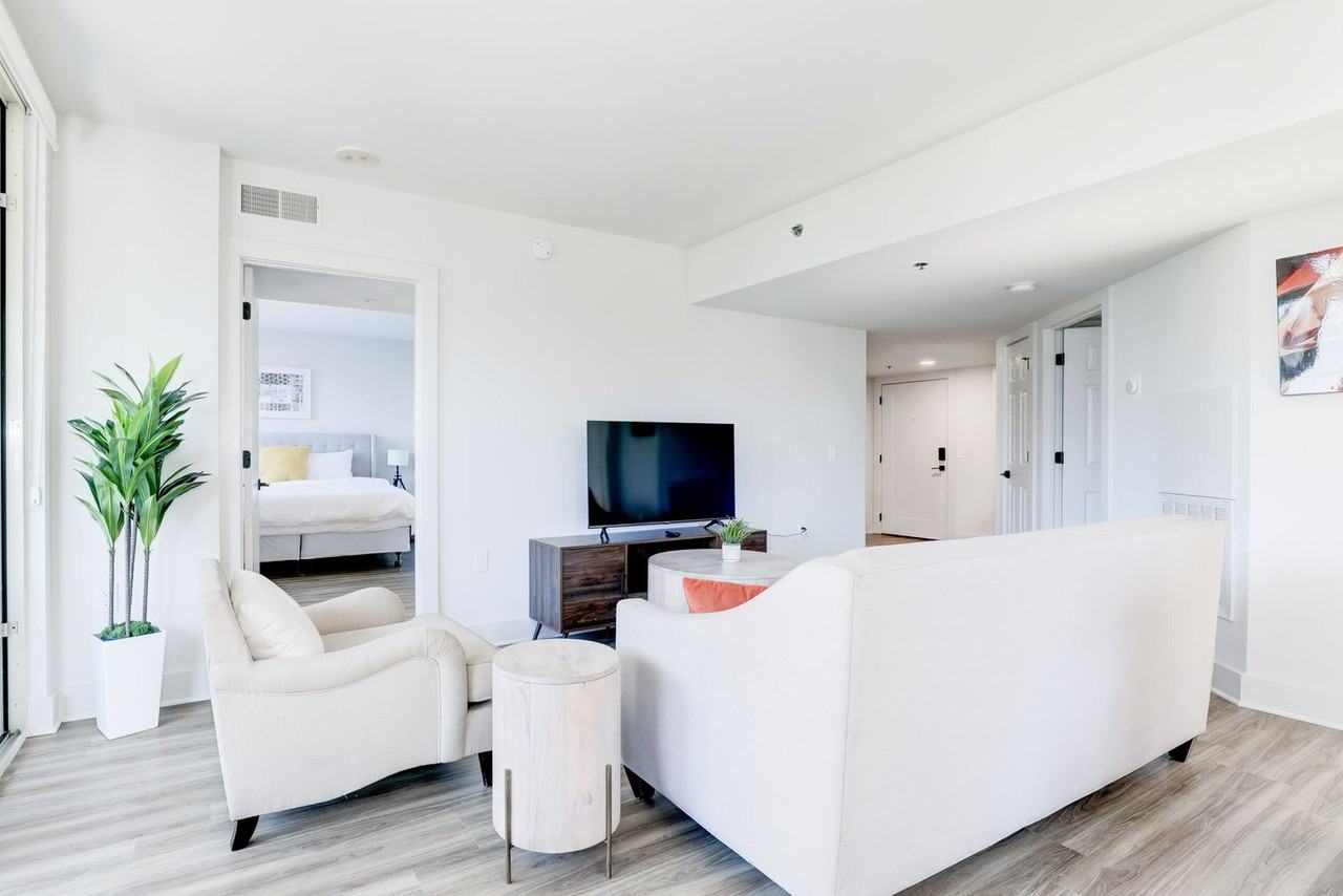 1221 S Eads St #1024709P - Photo 4 of 31