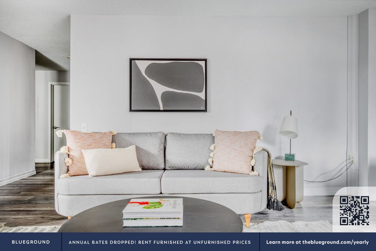 8 West Chestnut Street - Photo 3 of 21