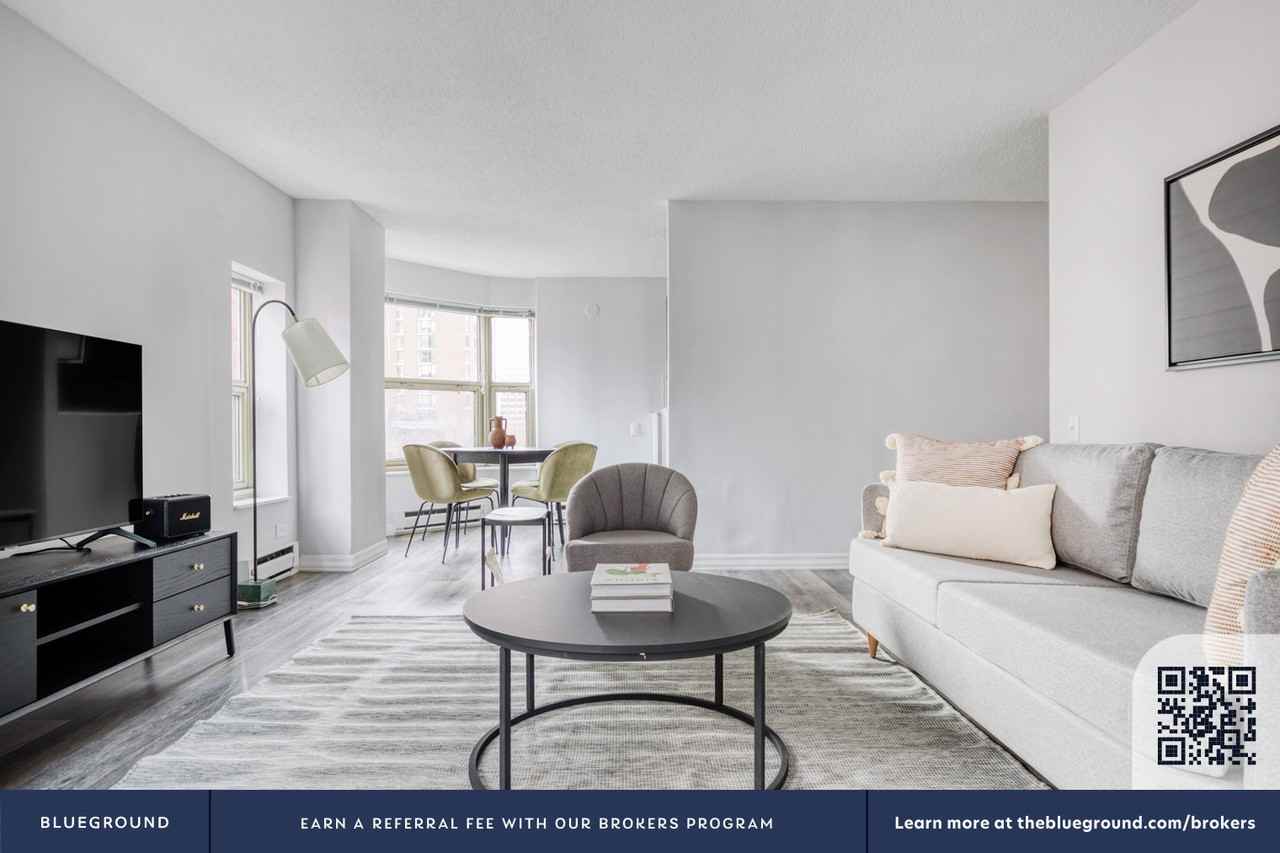 8 West Chestnut Street - Photo 4 of 21