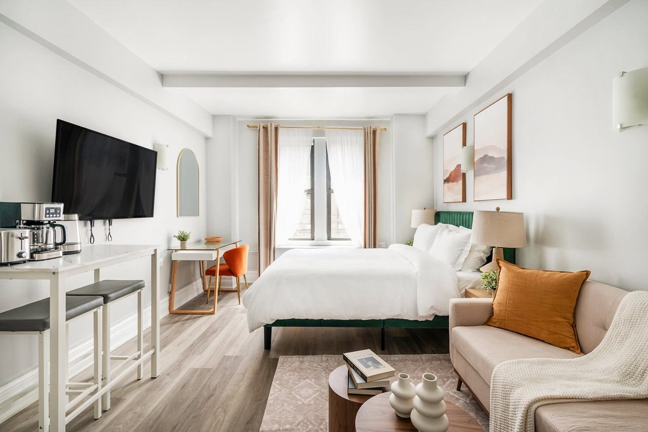 234 W 73rd St #1028822P - Photo 3 of 25