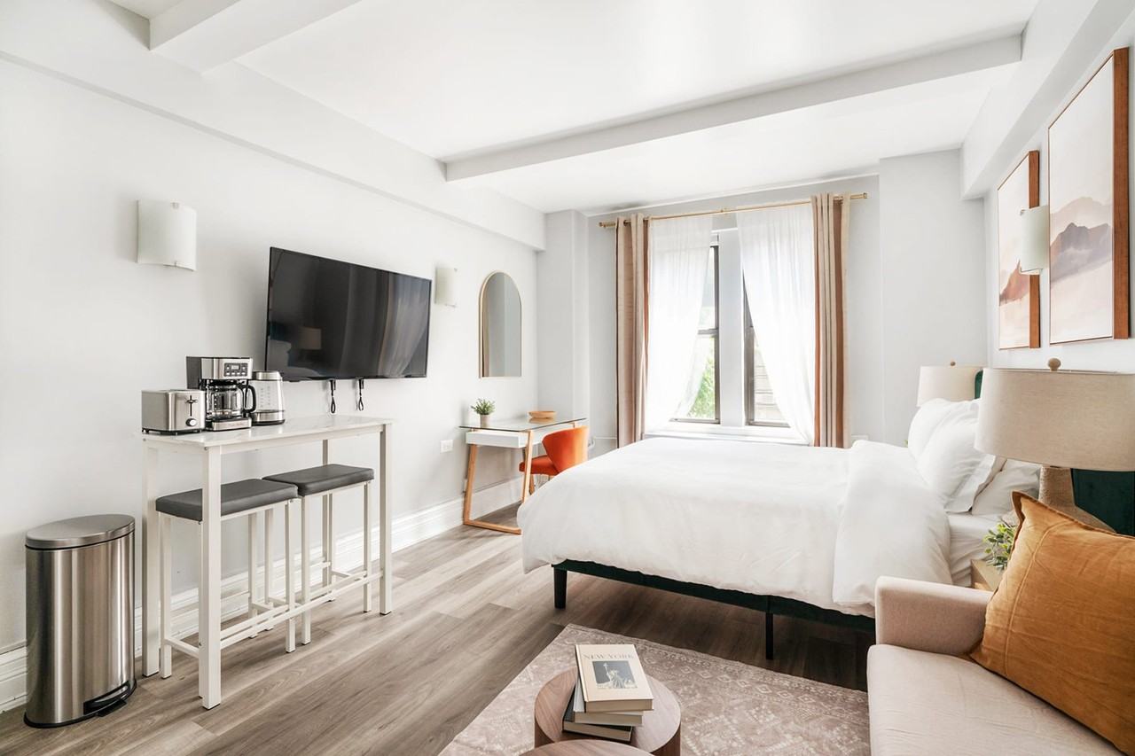 234 W 73rd St #1028822P - Photo 4 of 25