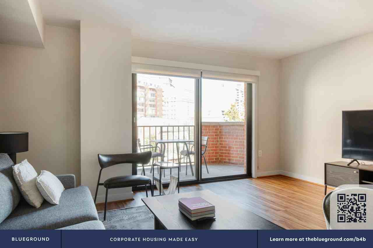 2500 Clarendon Boulevard - Photo 5 of 41