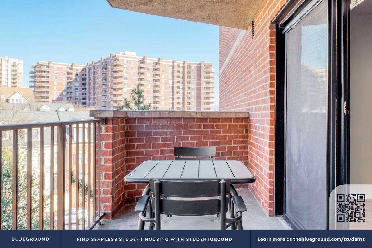 2500 Clarendon Boulevard - Photo 6 of 41