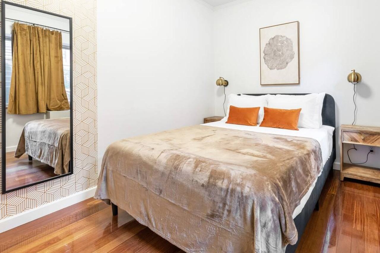 209 West 20th Street - Photo 7 of 34