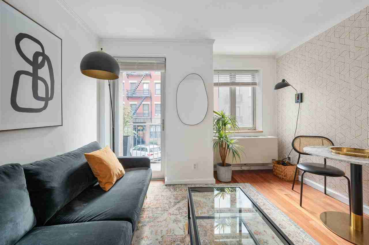 209 W 20th St #1013663P - Photo 2 of 14