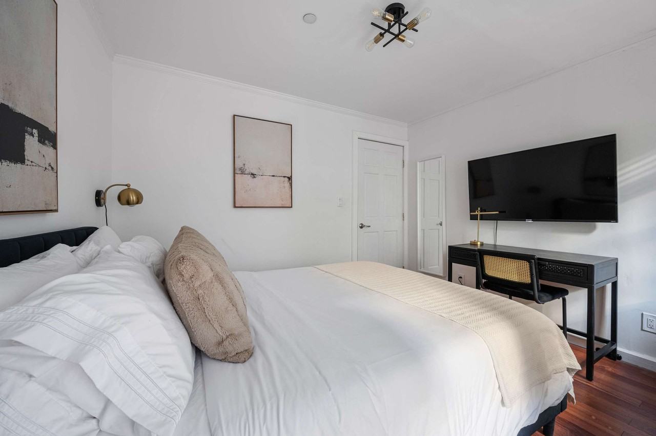 209 W 20th St #1013663P - Photo 7 of 14