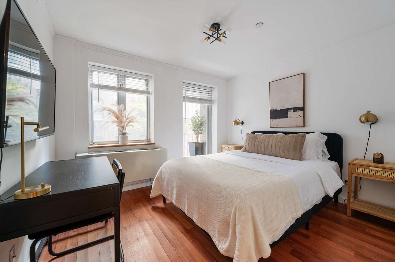 209 W 20th St #1013663P - Photo 5 of 14