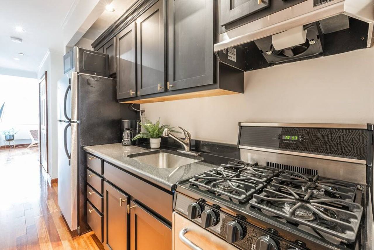 209 W 20th St #1013659P - Photo 3 of 8