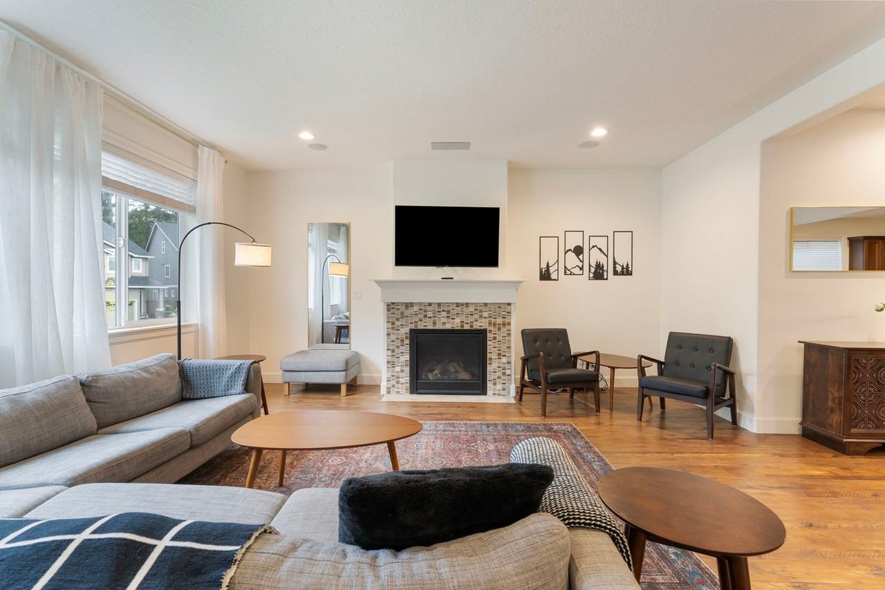 3740 Se Willamette Ave #1018319P - Photo 4 of 45