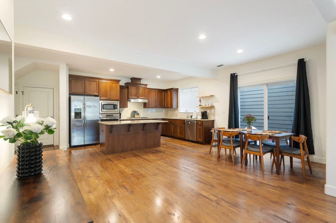 3740 Se Willamette Ave #1018319P - Photo 6 of 45