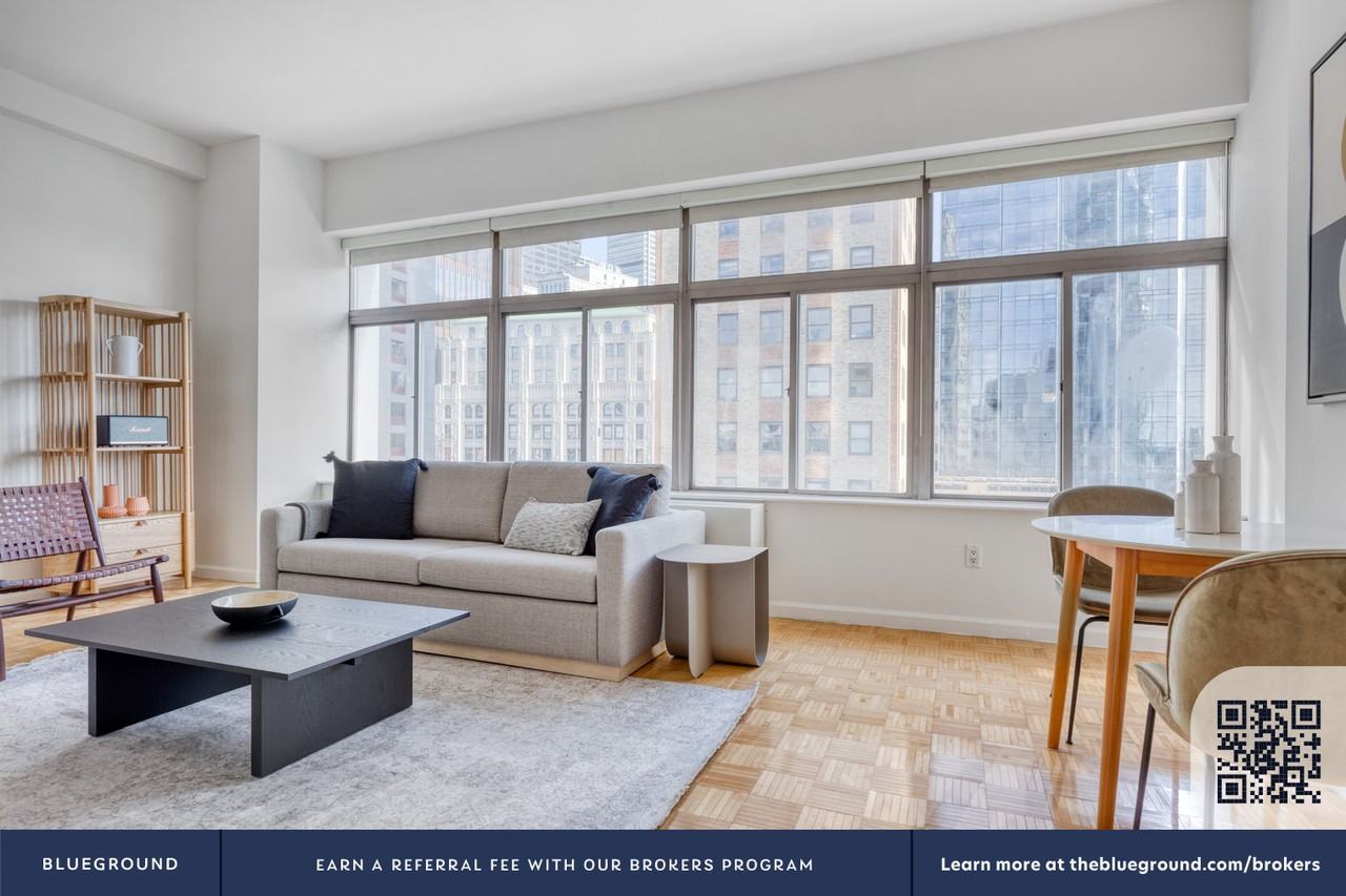 90 Washington Street - Photo 4 of 31