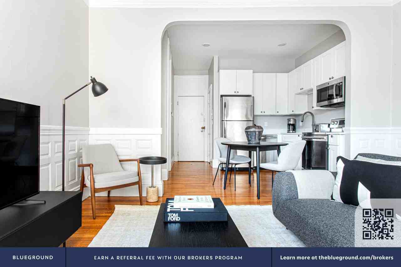 499 Beacon Street - Photo 4 of 21