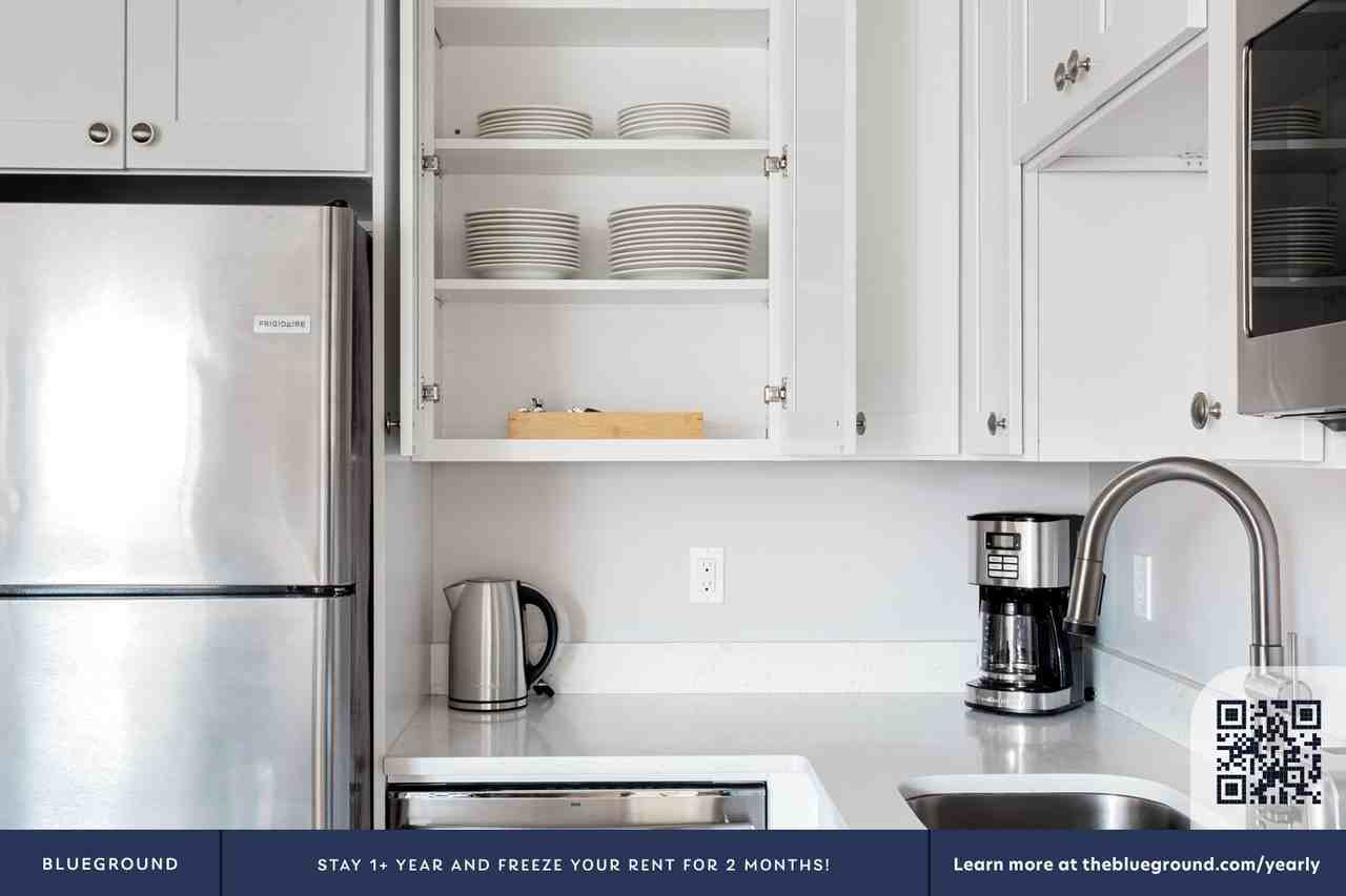 499 Beacon Street - Photo 7 of 21