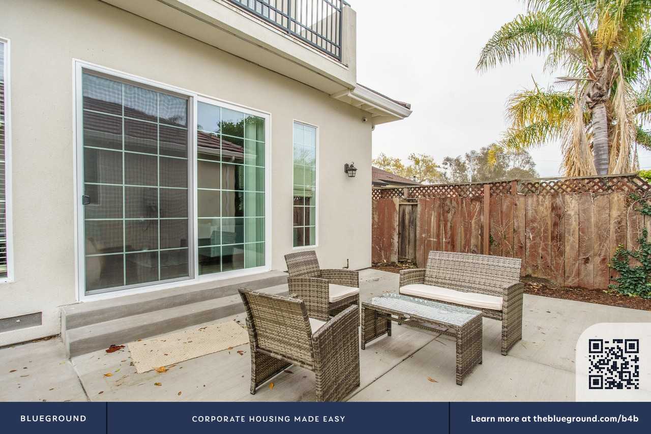 263 East Hedding Street - Photo 5 of 32