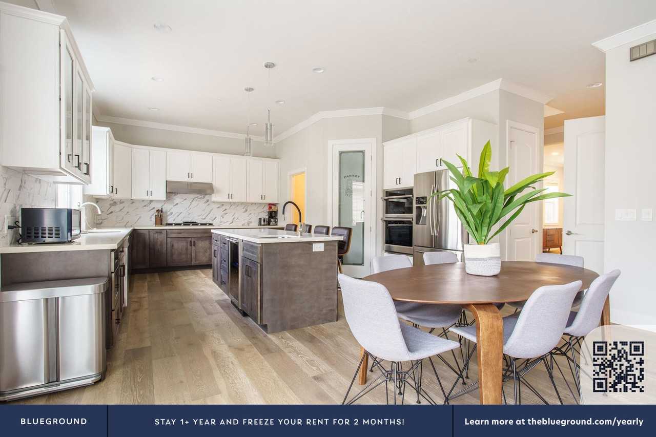 263 East Hedding Street - Photo 7 of 32