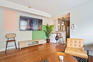 3437 N Lakewood Ave - Photo 1 of 1