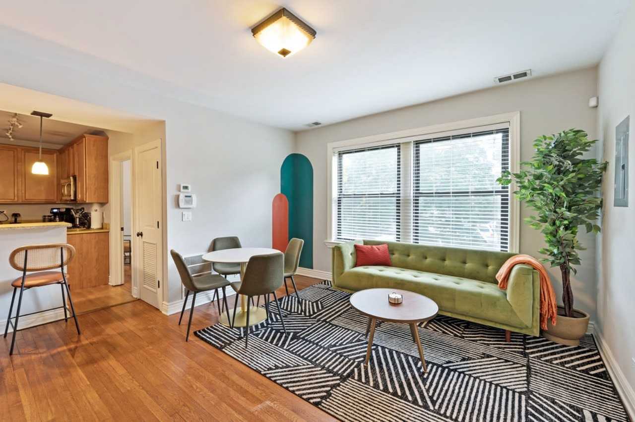 3437 N Lakewood Ave #1026693P - Photo 3 of 8