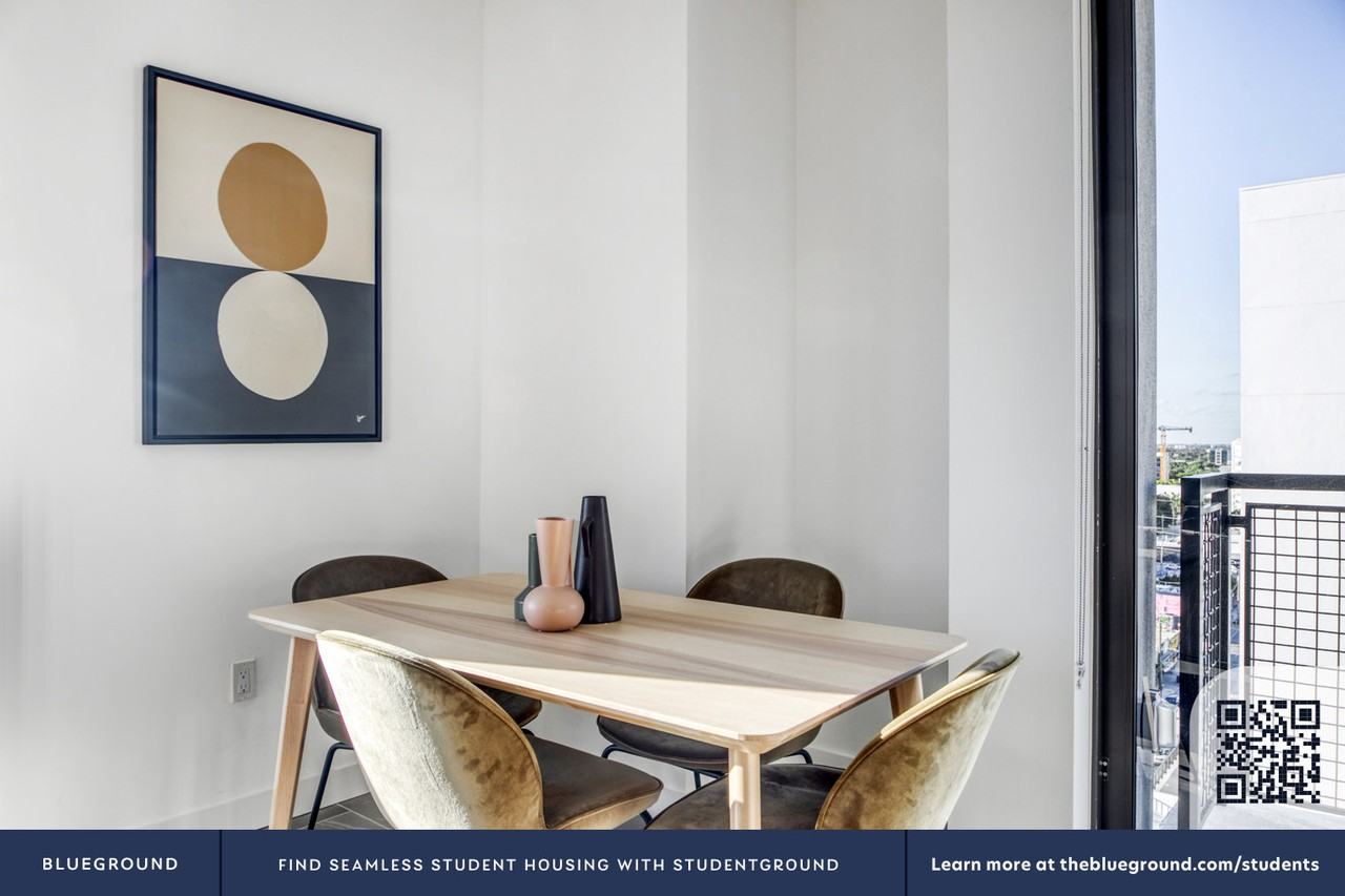 21 Northeast 22nd Street - Photo 6 of 43