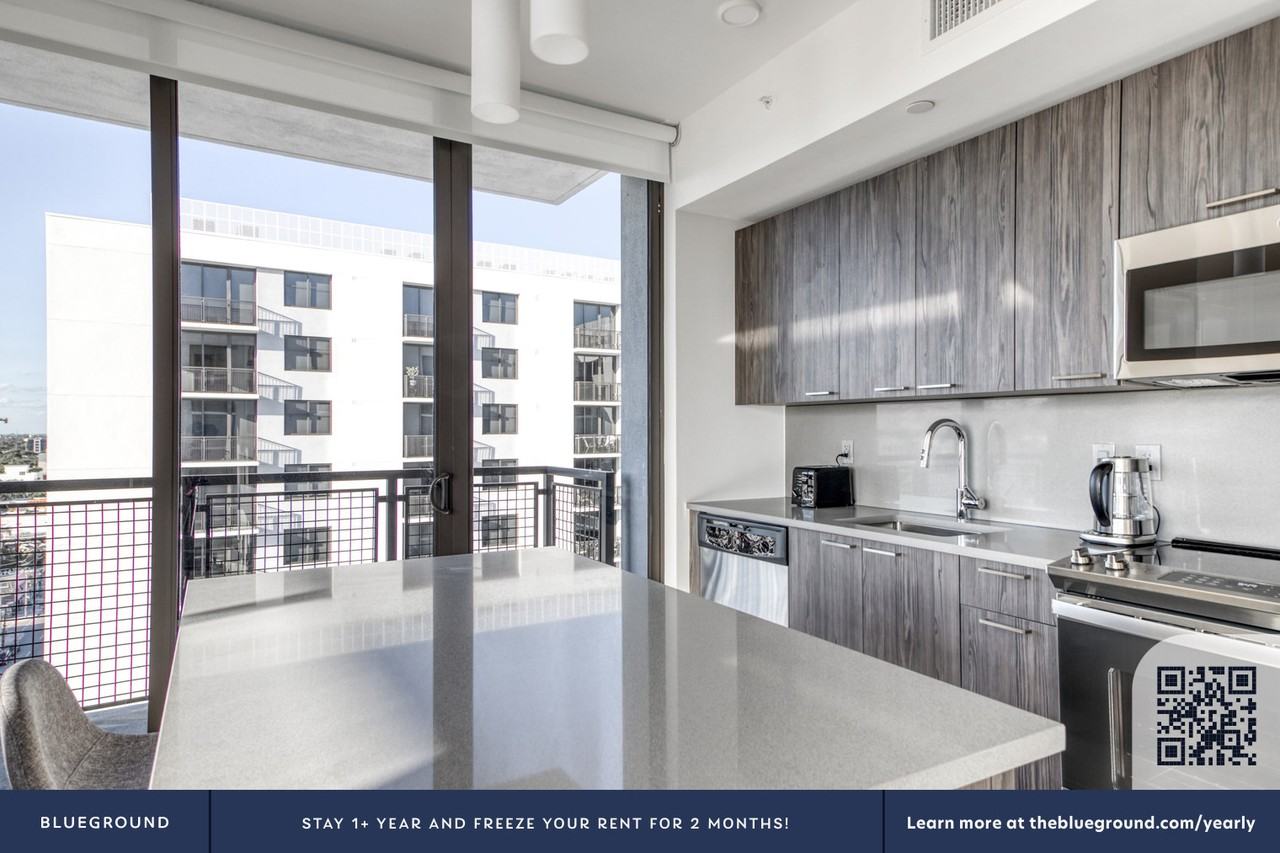 21 Northeast 22nd Street - Photo 7 of 43