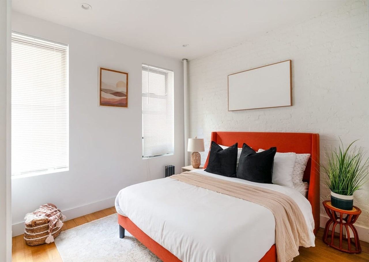 411 E 68th St #1021976P - Photo 4 of 19