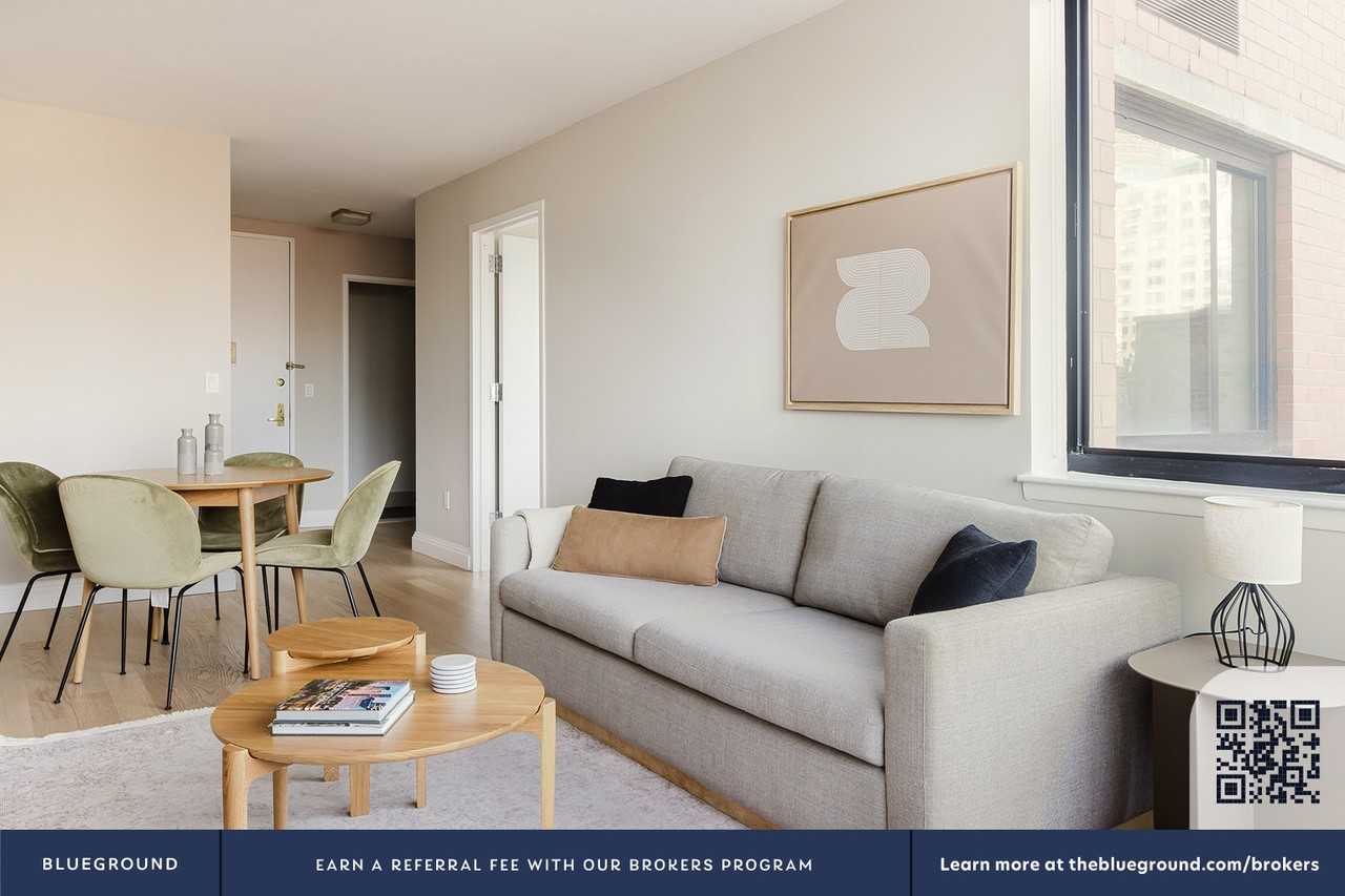 345 East 94th Street - Photo 4 of 29