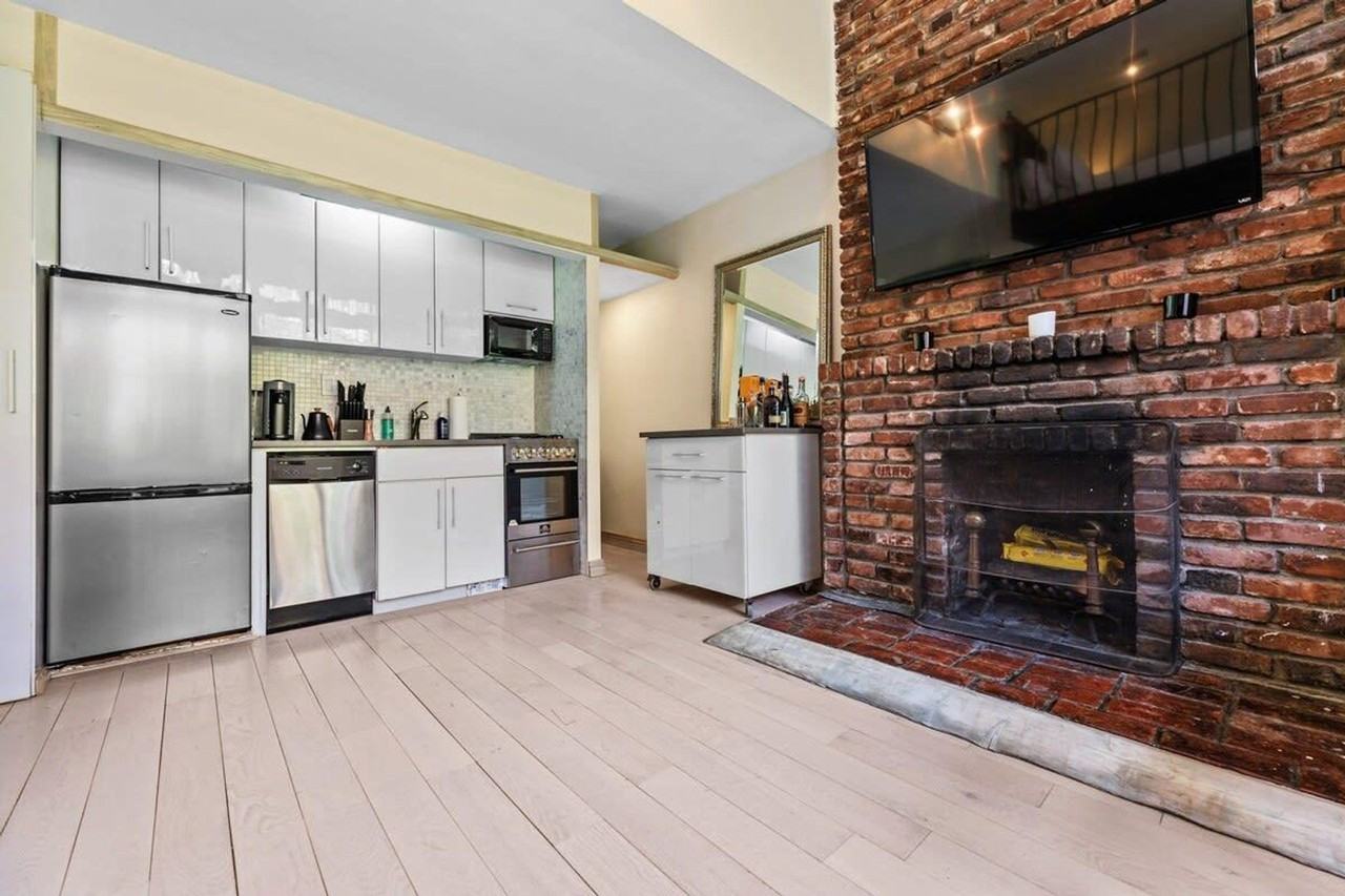 Charles Ln #1019220P - Photo 2 of 24