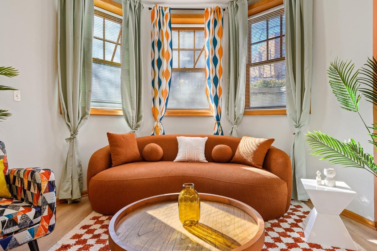 2042 W Pierce Ave #1026695P - Photo 3 of 11