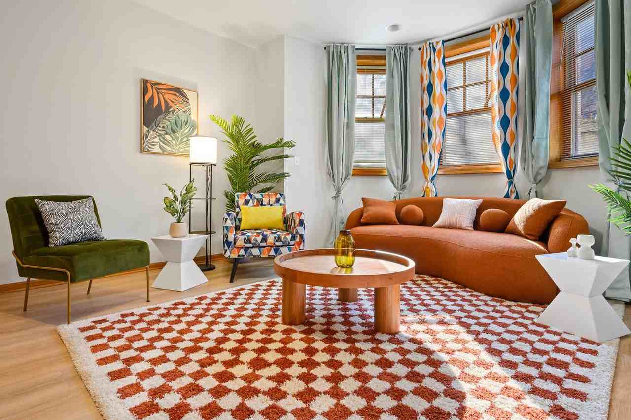 2042 W Pierce Ave #1026695P - Photo 4 of 11