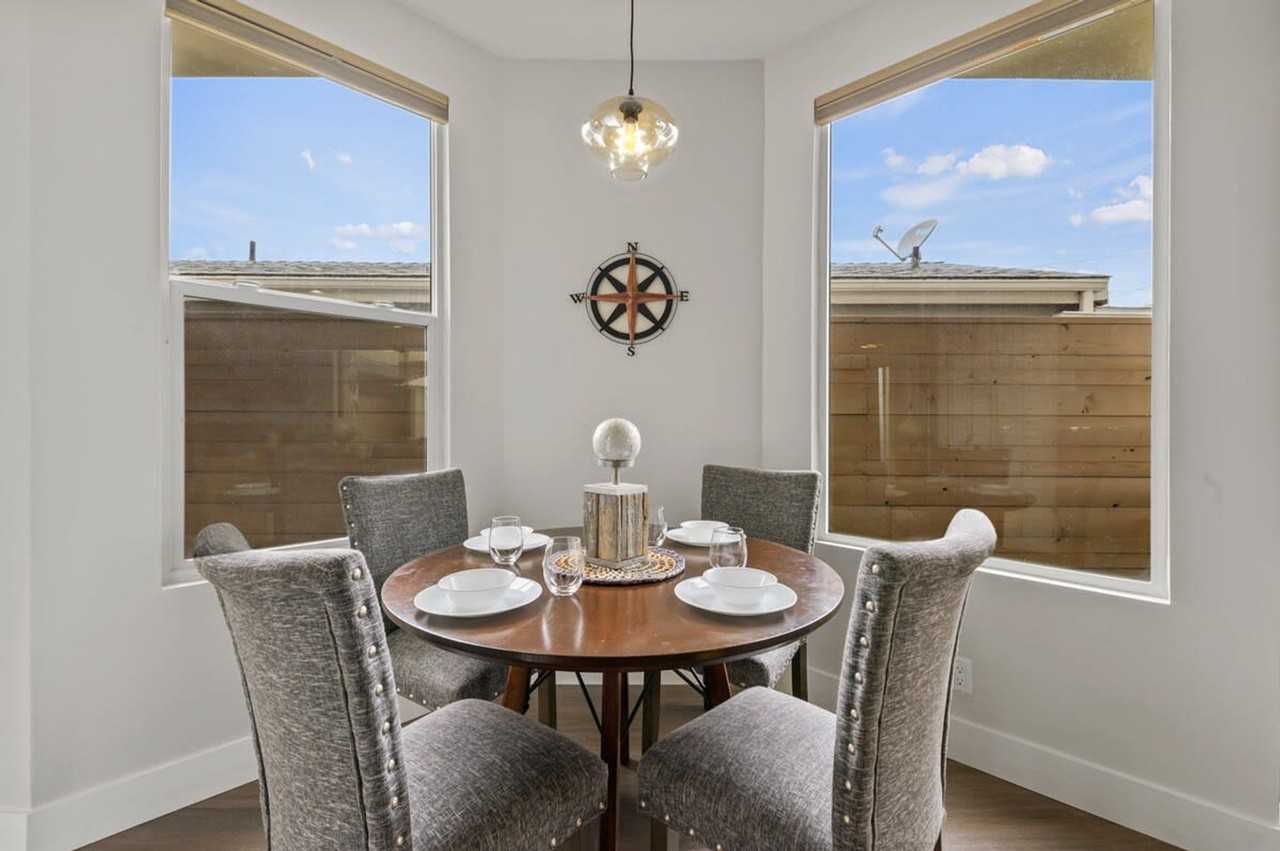 1328 Thomas Ave #1024462P - Photo 6 of 40