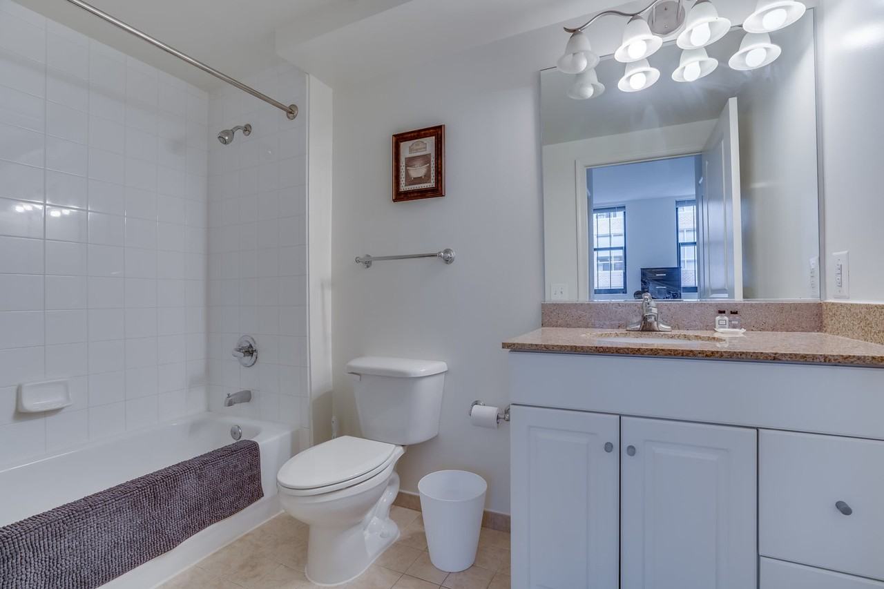 301 S President St #1013815P - Photo 7 of 18