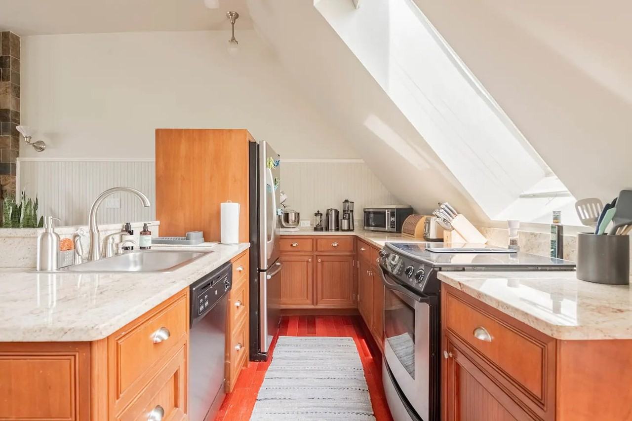 444 6th Avenue - Photo 7 of 43