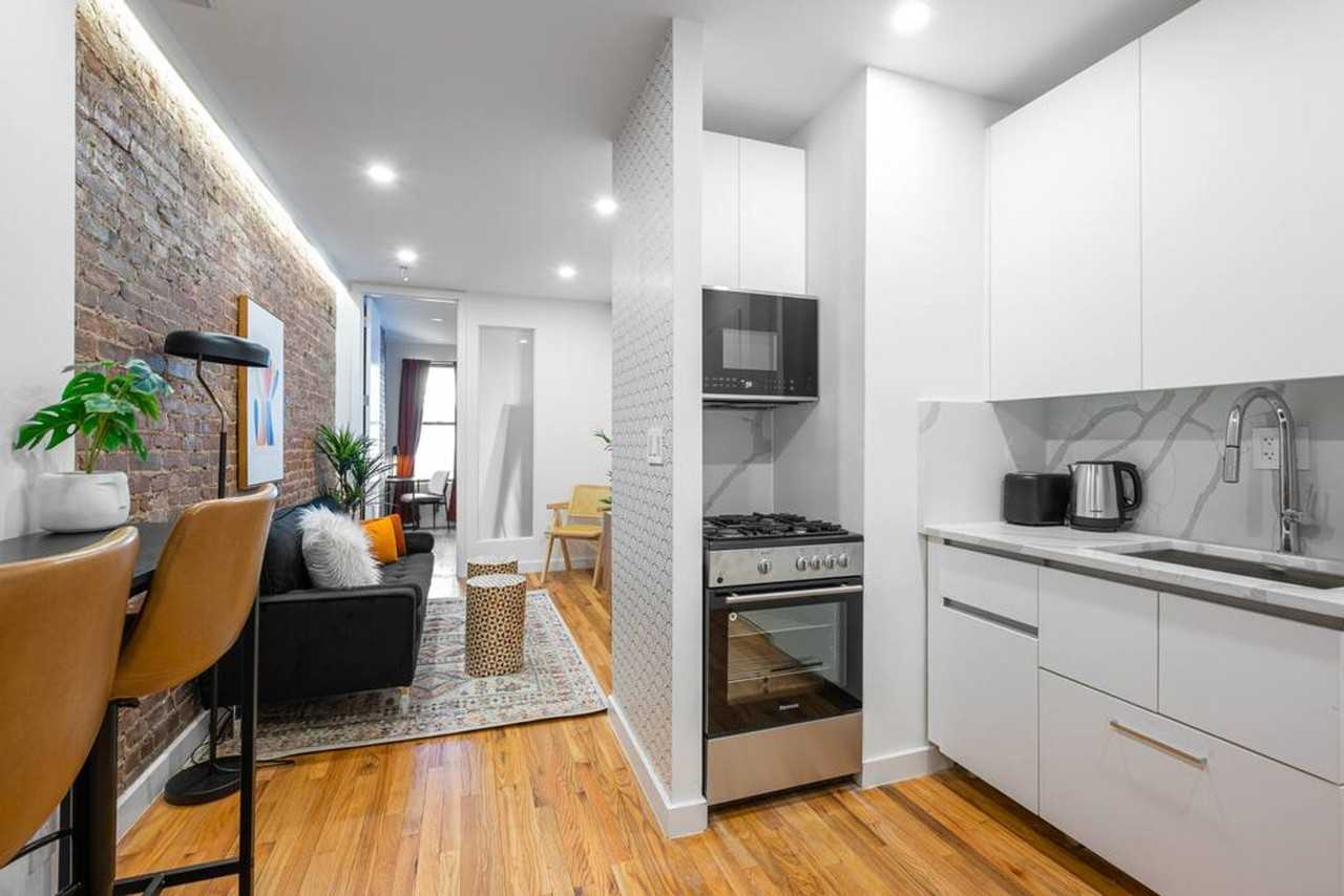 829 9th Ave #1261203P - Photo 5 of 19