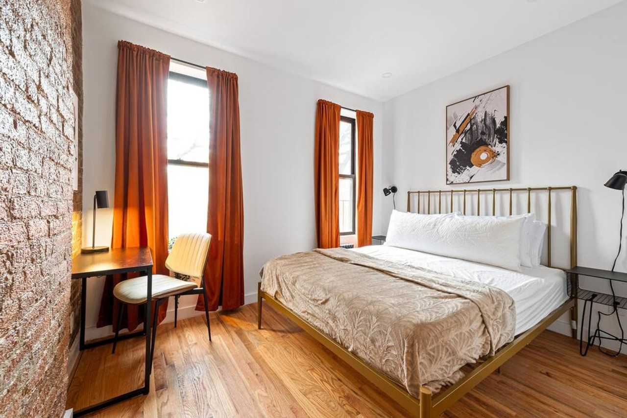 829 9th Ave #1261203P - Photo 7 of 19