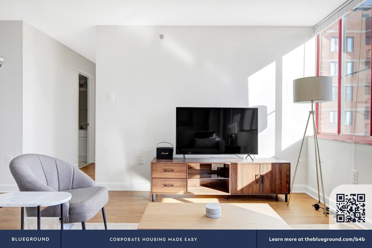 801 15th Street South - Photo 5 of 32