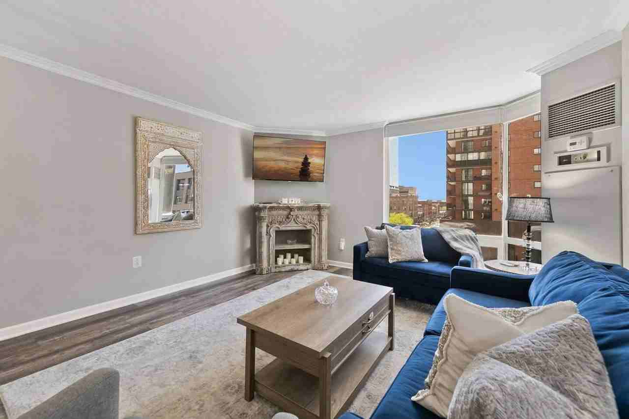 1512 Larimer St #1013112P - Photo 2 of 10