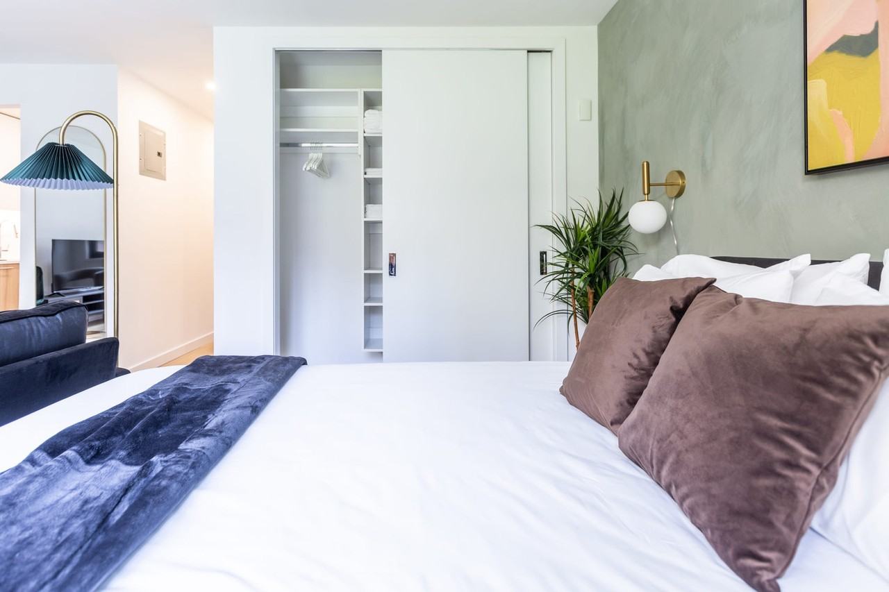 979 3rd Ave #1013710P - Photo 4 of 10