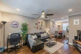 3277 Montrose Ave - Photo 1 of 1