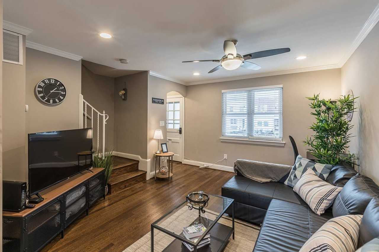 3277 Montrose Ave #1014206P - Photo 2 of 19