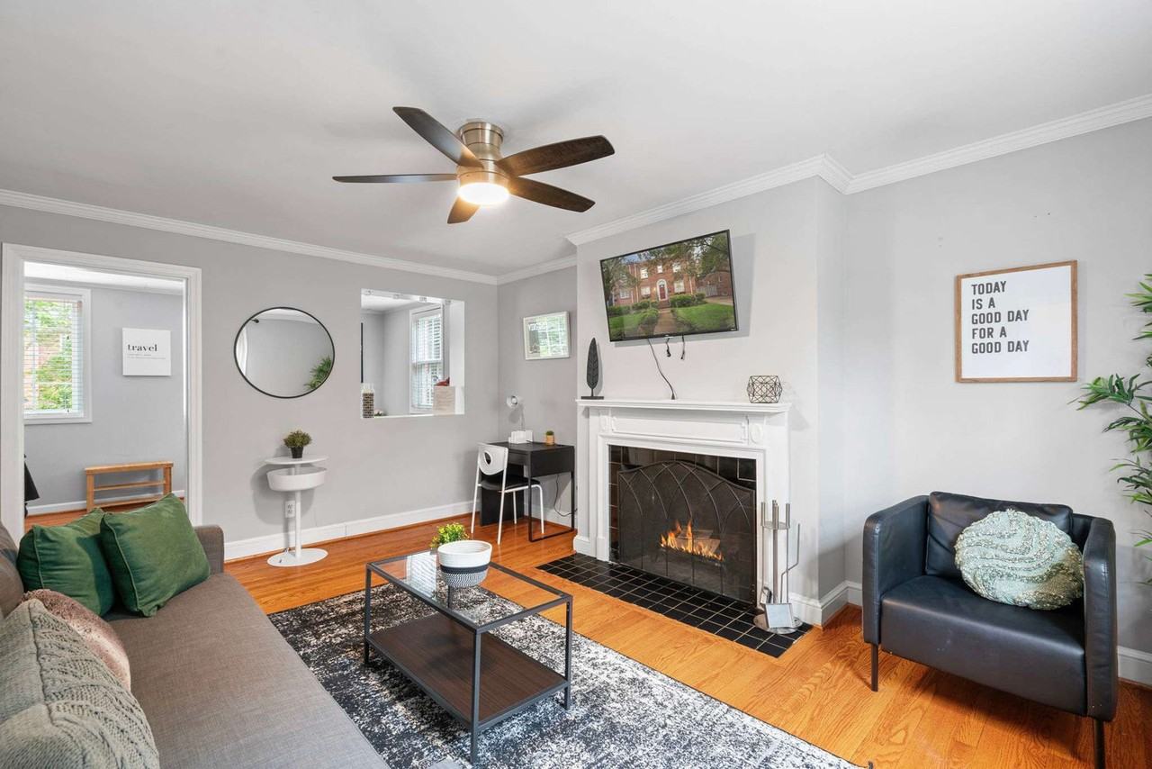 305 E Braddock Rd #1035272P - Photo 3 of 31