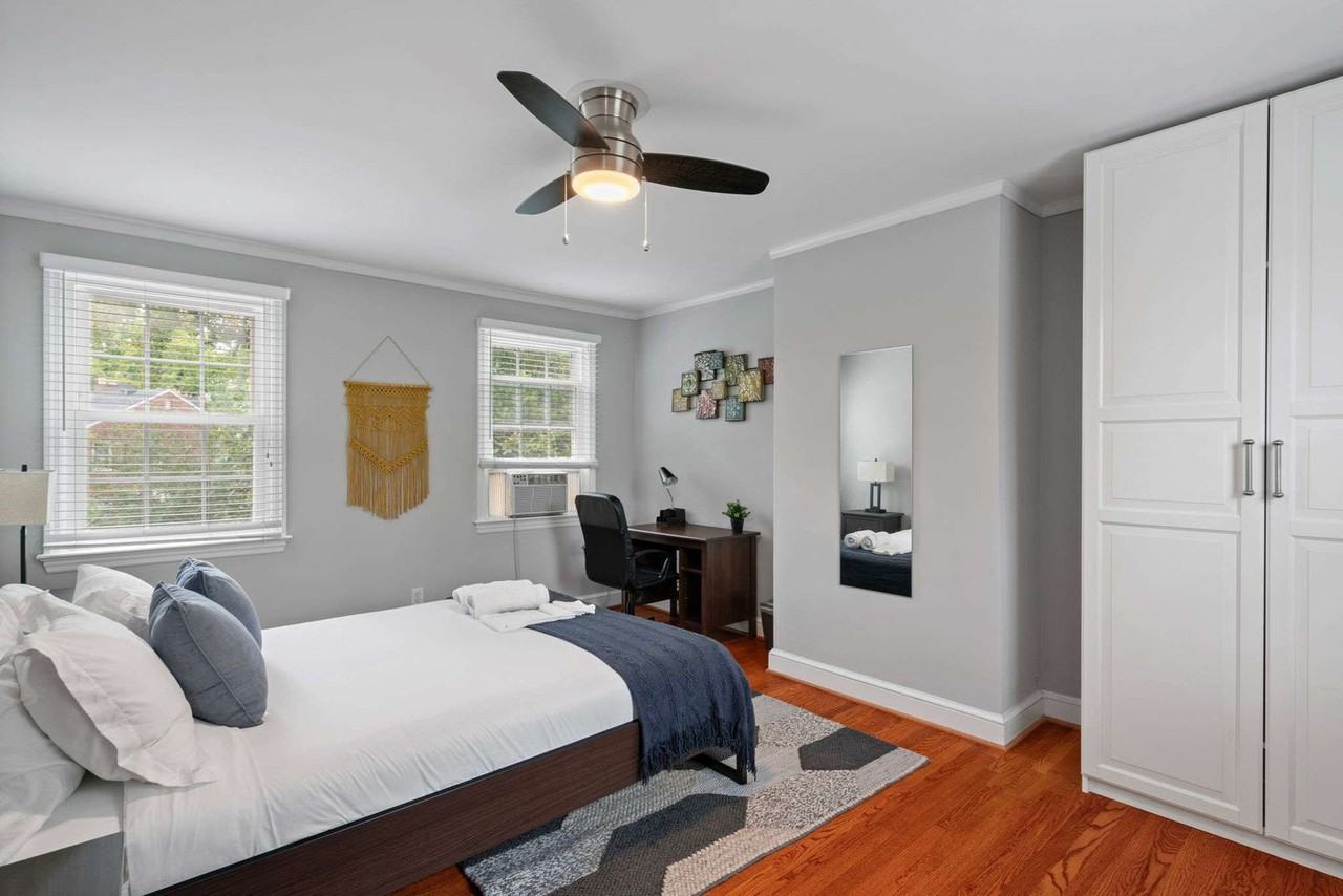 305 E Braddock Rd #1035272P - Photo 5 of 31