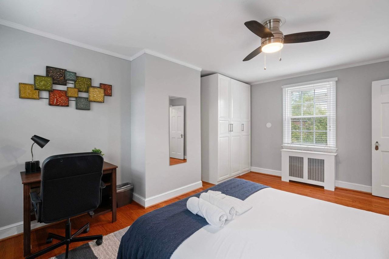 305 E Braddock Rd #1035272P - Photo 7 of 31