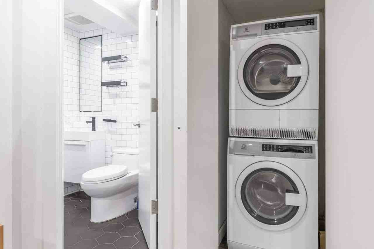 583 Lorimer Street - Photo 7 of 27