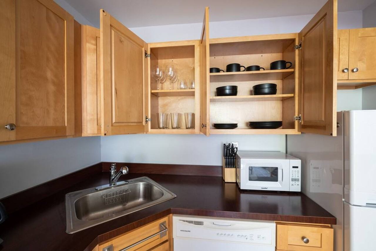 417 E 83rd St #1013661P - Photo 3 of 10