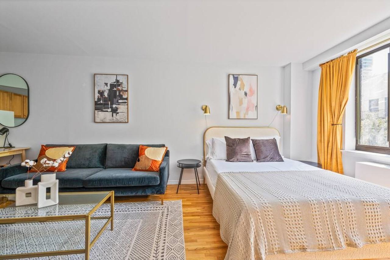 417 E 83rd St #1013661P - Photo 5 of 10