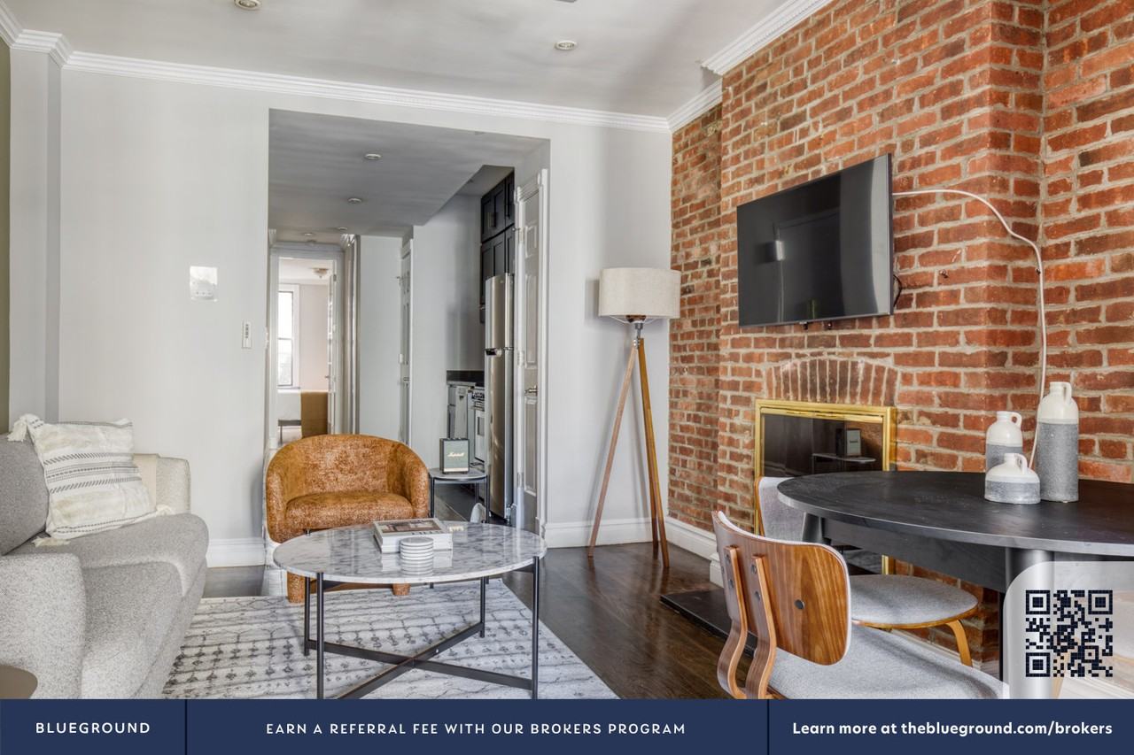 102 E 7th St #954 - Photo 4 of 20