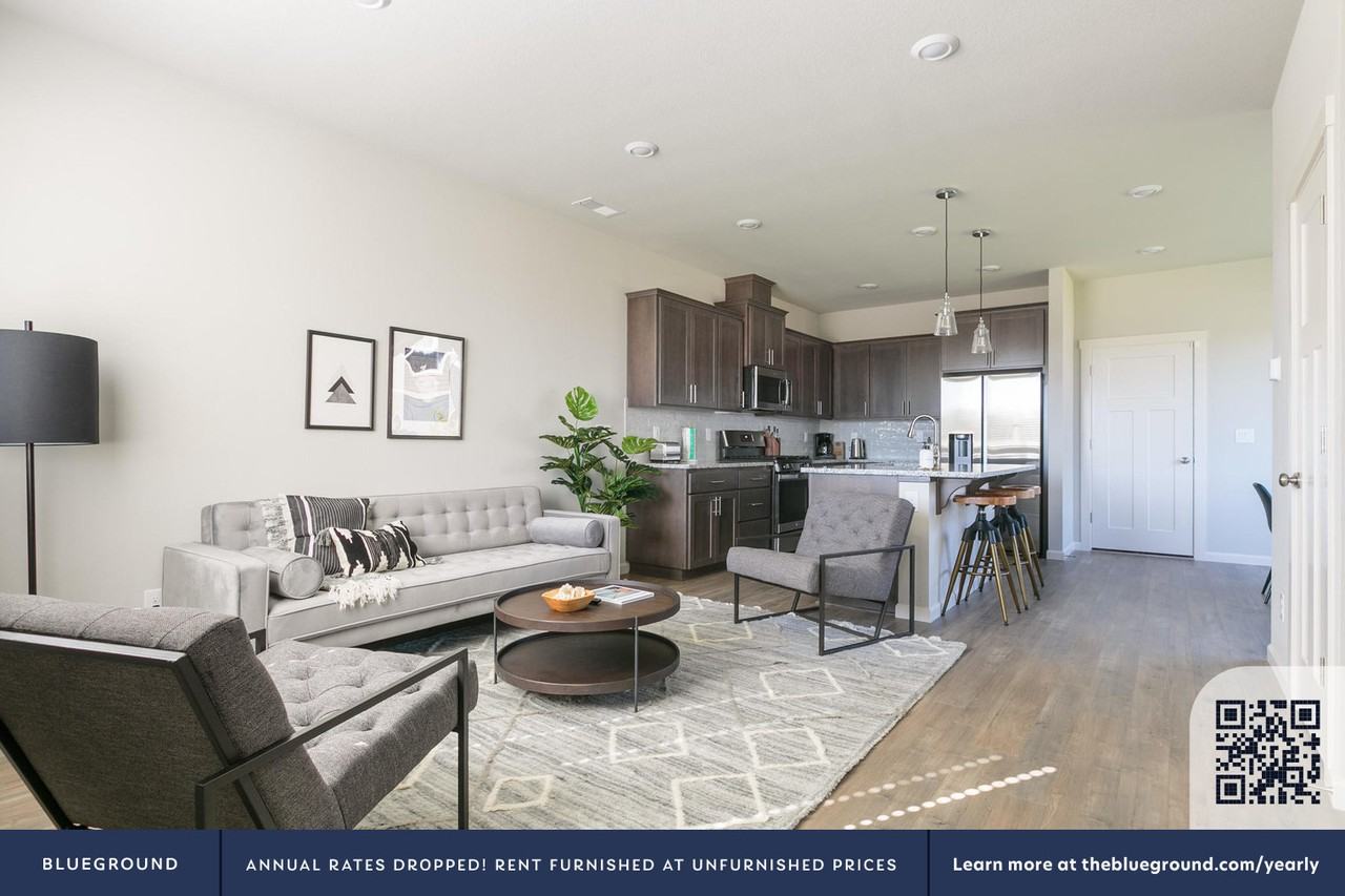 7743 Se Kinnaman St #8 - Photo 3 of 29