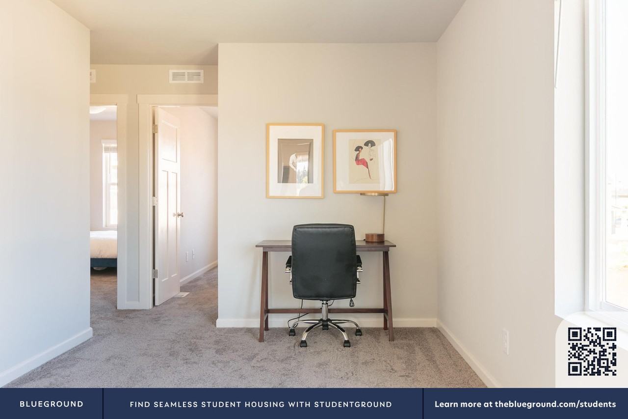 7743 Se Kinnaman St #8 - Photo 6 of 29